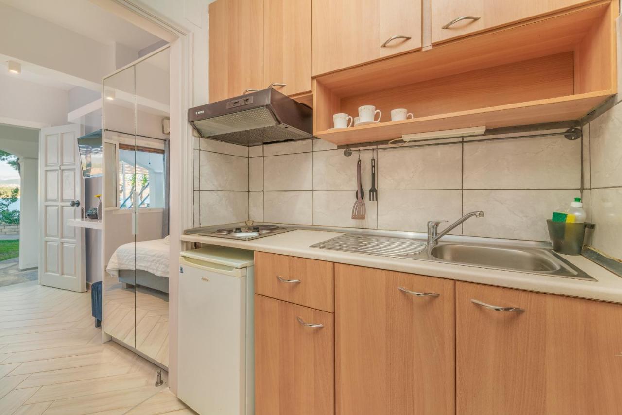 ليغيا Flisvos Seaside Apartments المظهر الخارجي الصورة